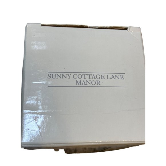 Avon 1994 Sunny Cottage Lane: Manor House Figure Decoration - Picture 10 of 12